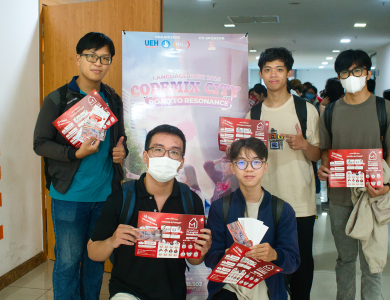 BELL UEH x Nhà Đỏ M-english